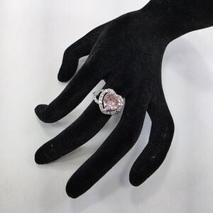 Pink Heart Ring Romantic Valentine’s Statement Halo Sparkle Size 6.25